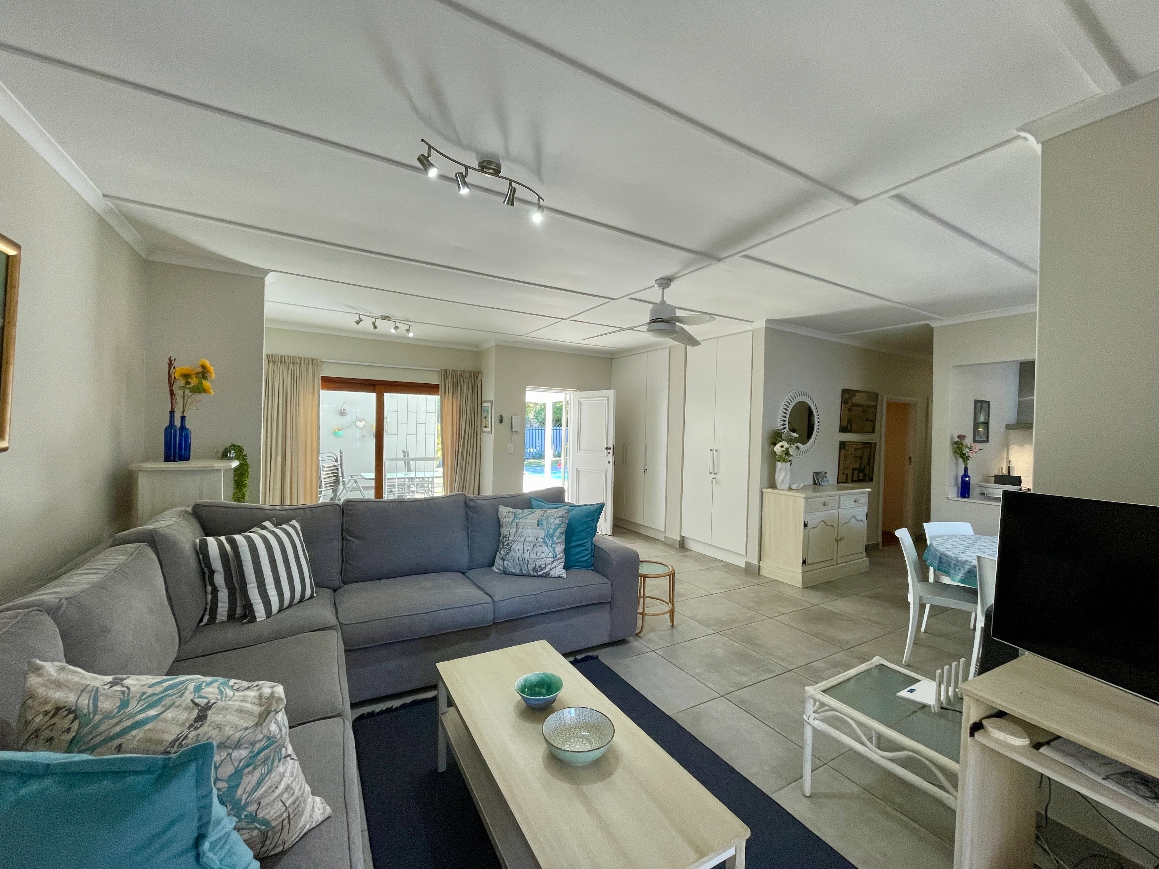 Cozy Dozy Beach House - Alternate View