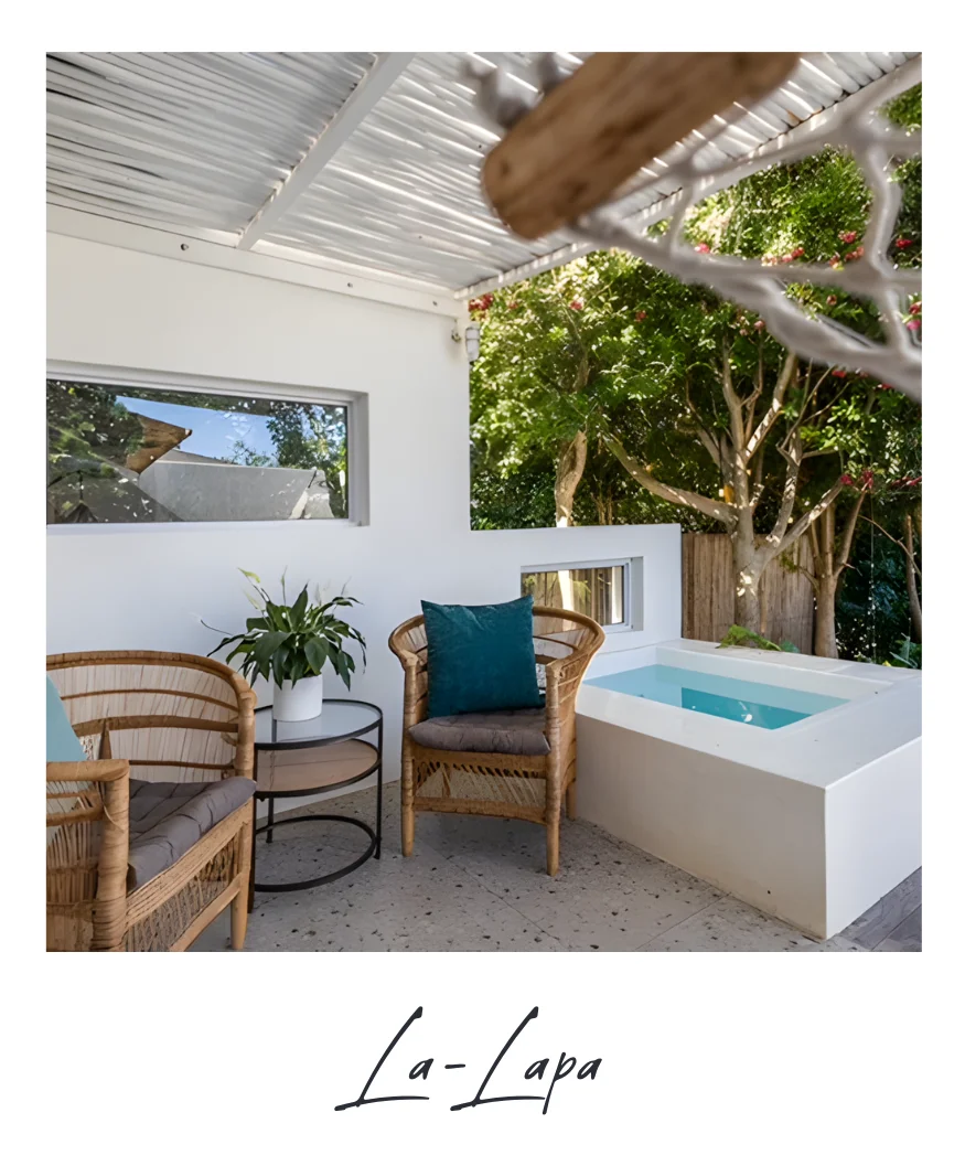 Cottage outdoor scene