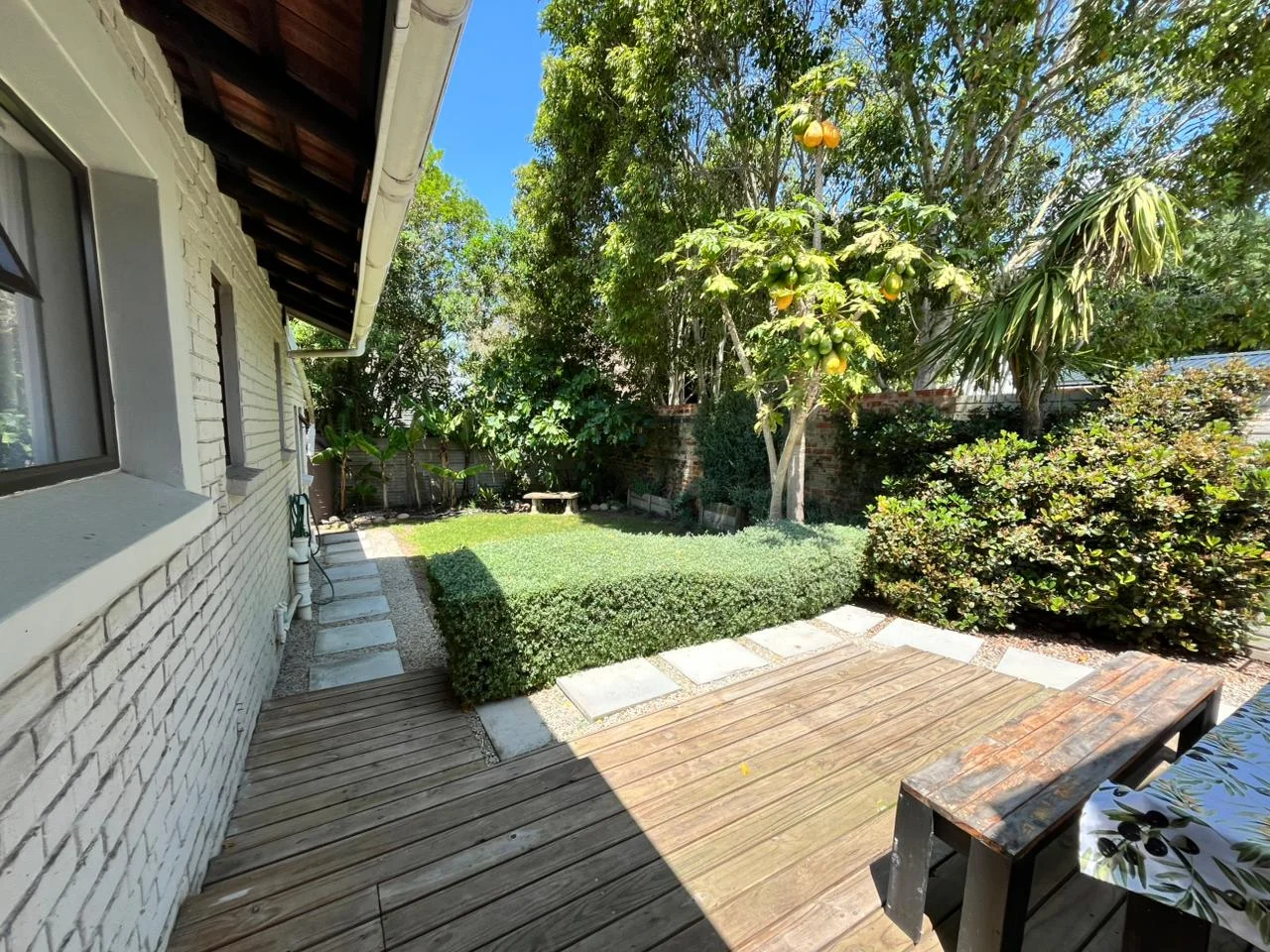 SeaSalt Rest Patio and Garden