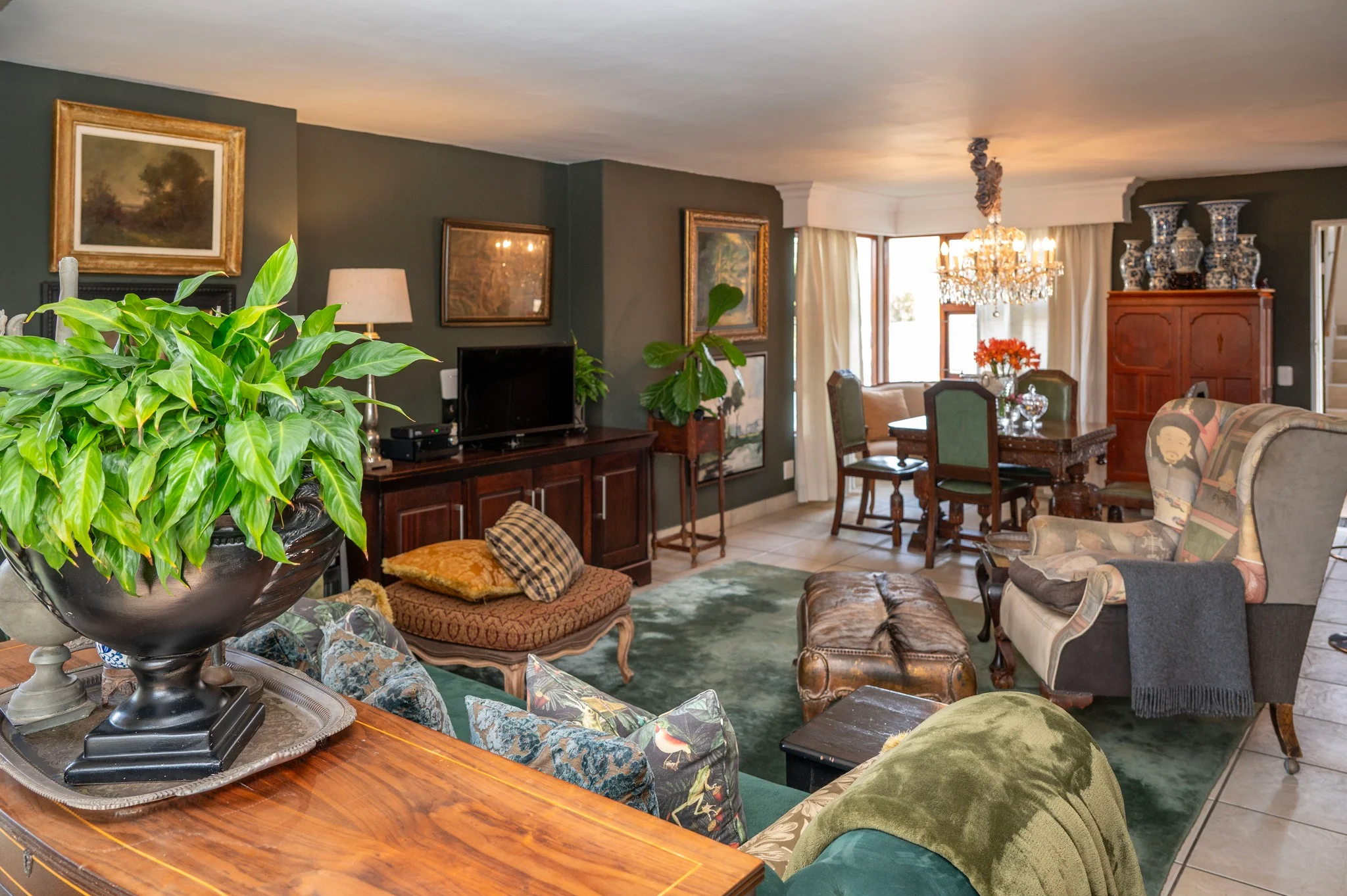 Laridae Apartment Exterior