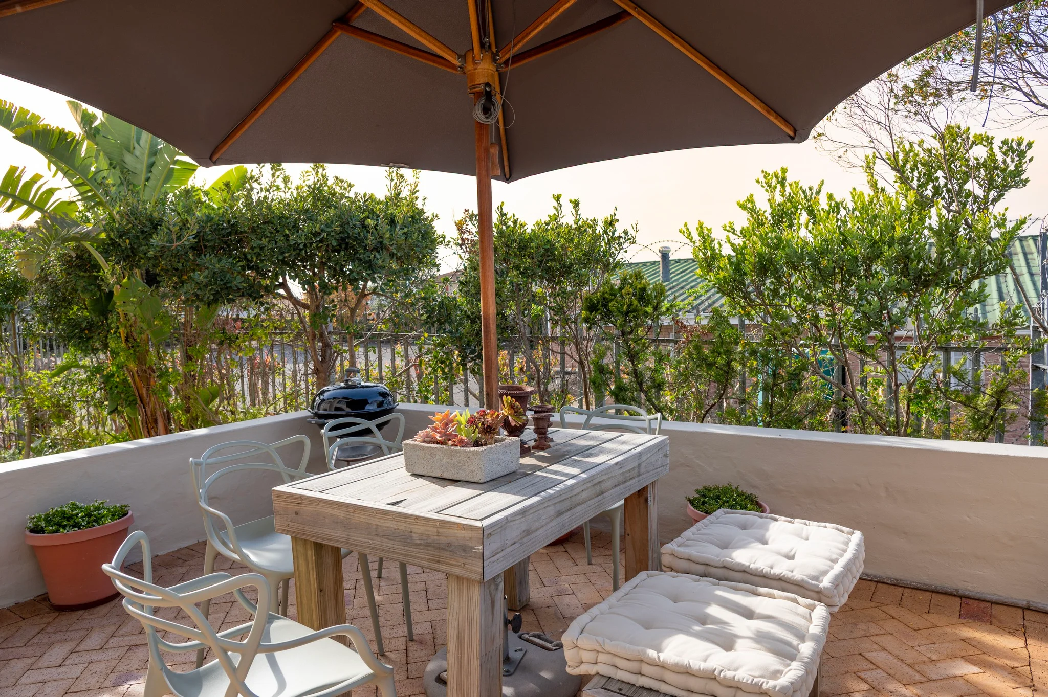 Laridae Apartment Pool Area