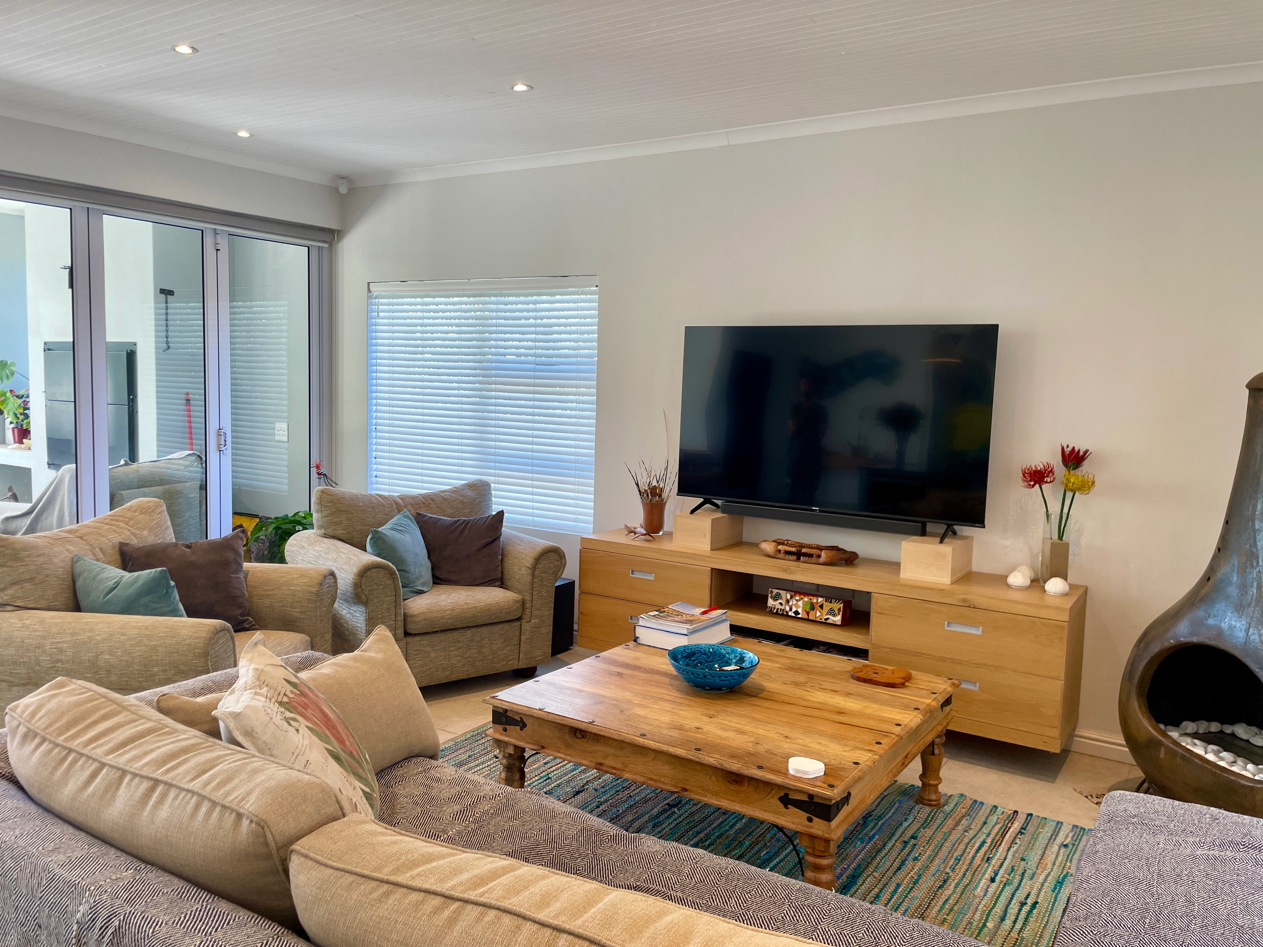 Pladda Plovers Front Exterior