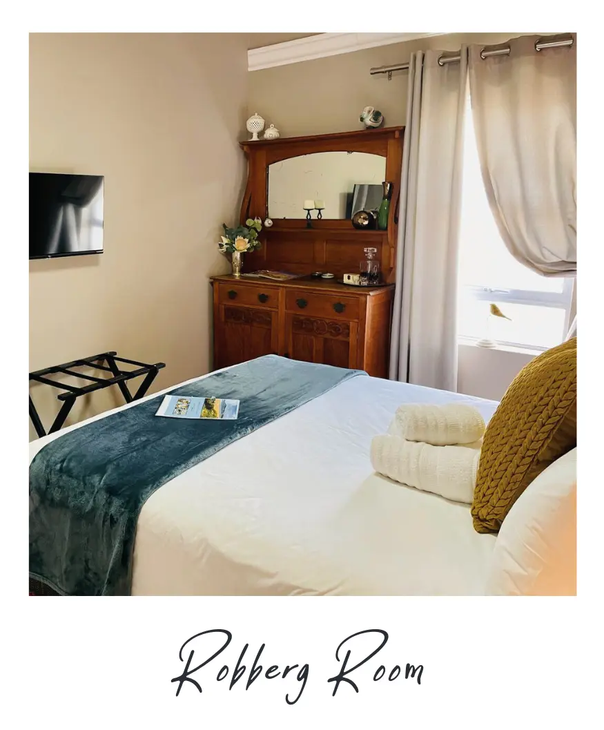 Cottage outdoor scene