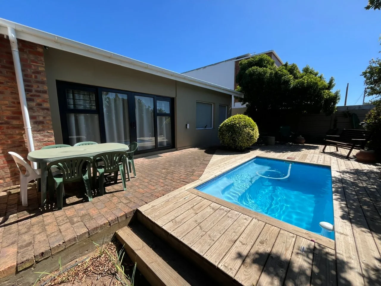 Sandy Toes Home - Pool View