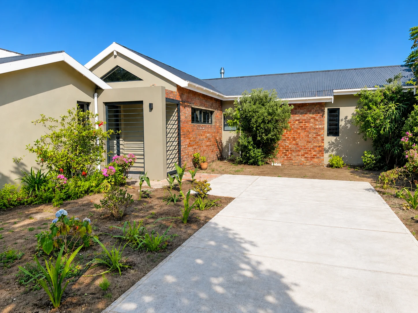 Sandy Toes Home exterior