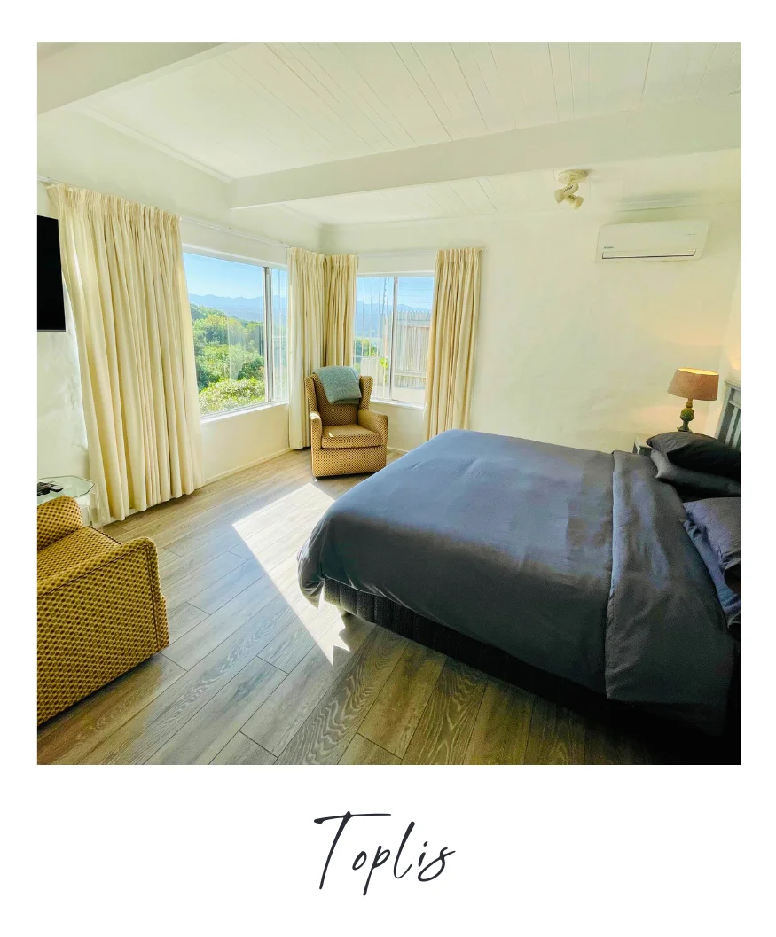 Cottage outdoor scene